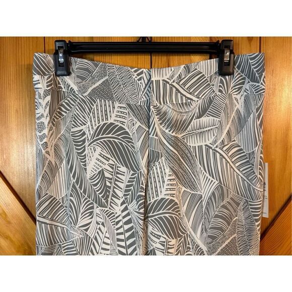 Ecru Gray White Palm Leaf Floral Silk Wide Leg Pants Size 8 nwt (4711) - Picture 3 of 8